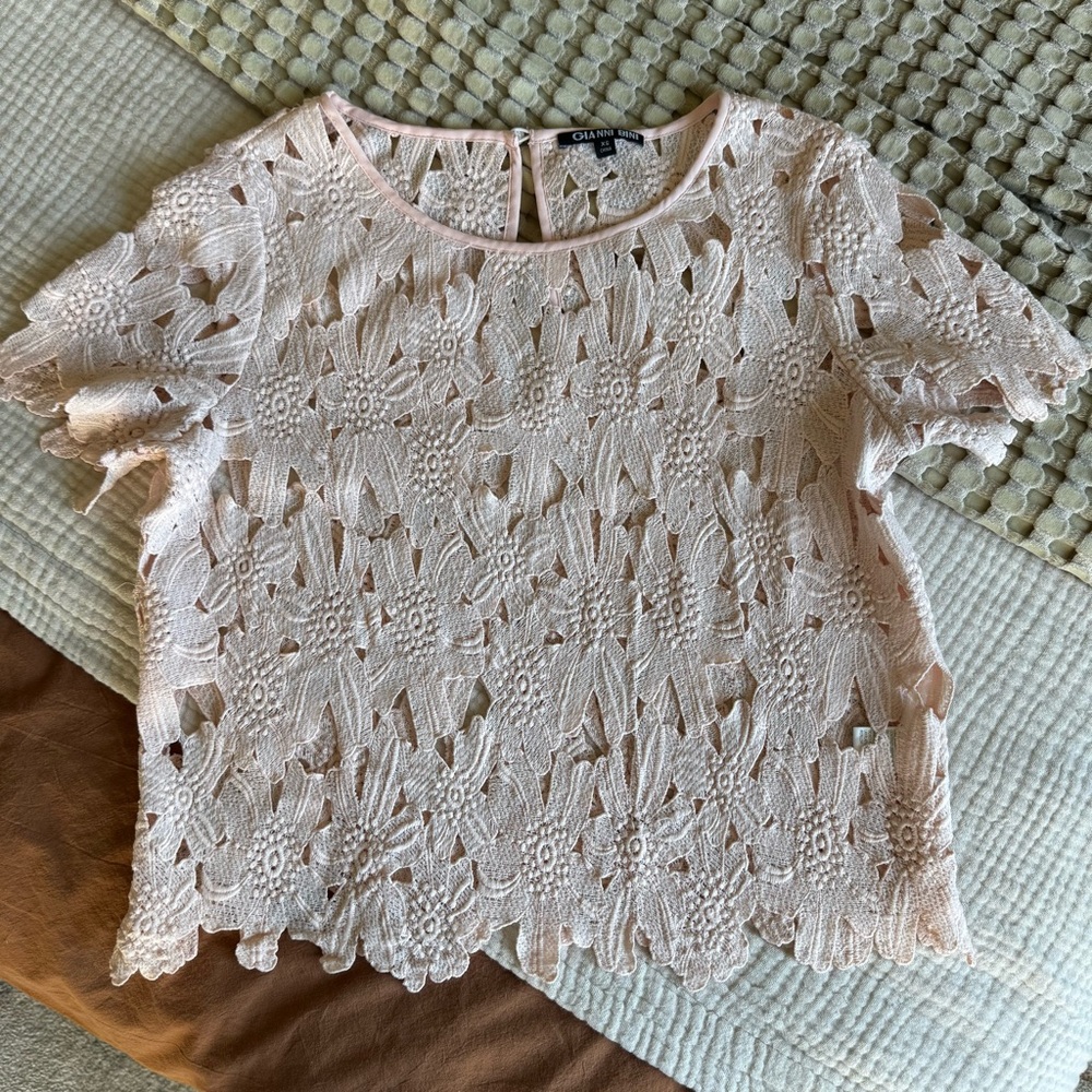 Gianni Bini Peach Floral Overlay Blouse Size XS